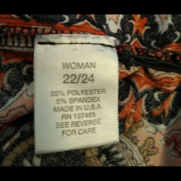 Plus Size Top - Picture 4 of 4